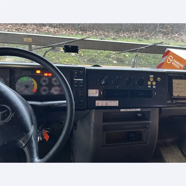 Různá komunální vozidla, dílenská vozidla, automobily a vybavení-3