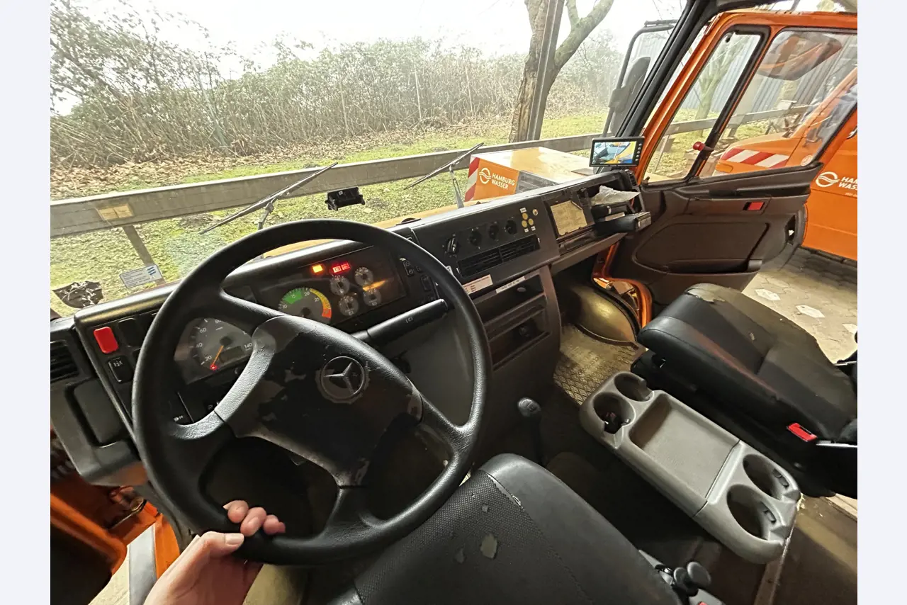Různá komunální vozidla, dílenská vozidla, automobily a vybavení-5