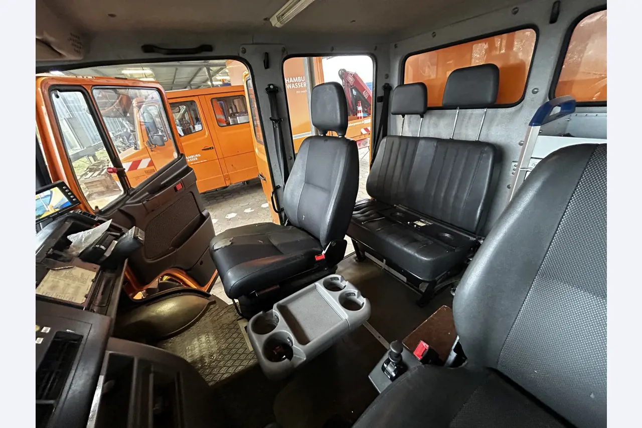 Různá komunální vozidla, dílenská vozidla, automobily a vybavení-6