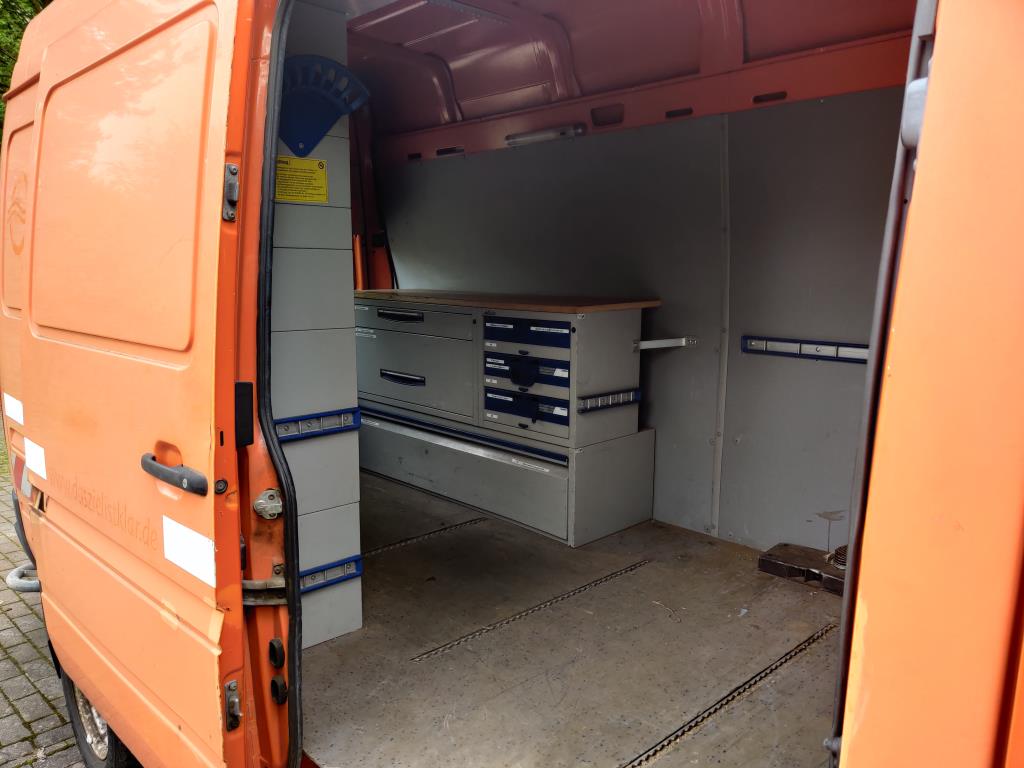 Diversos veículos municipais, veículos-oficina e automóveis-21