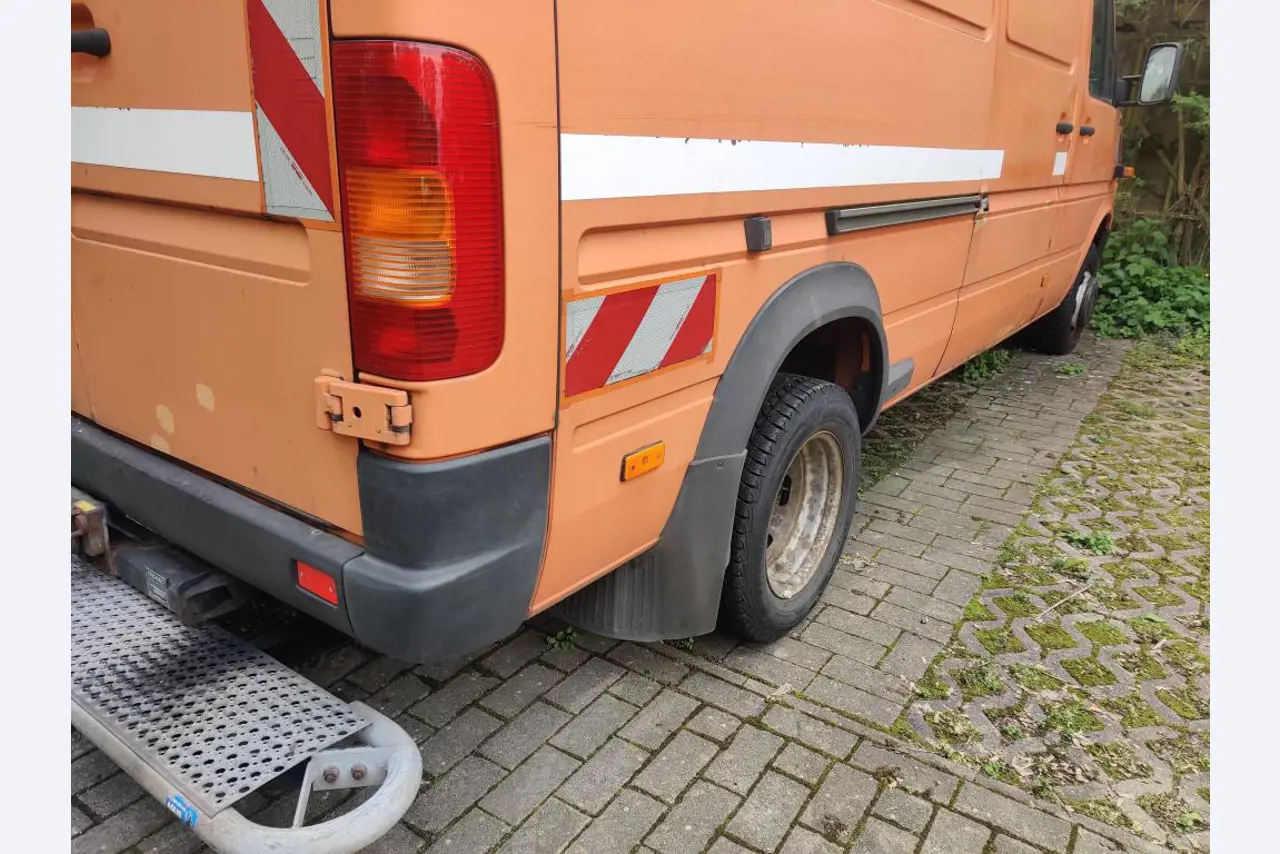 2 no longer used suction and flushing vehicles-5