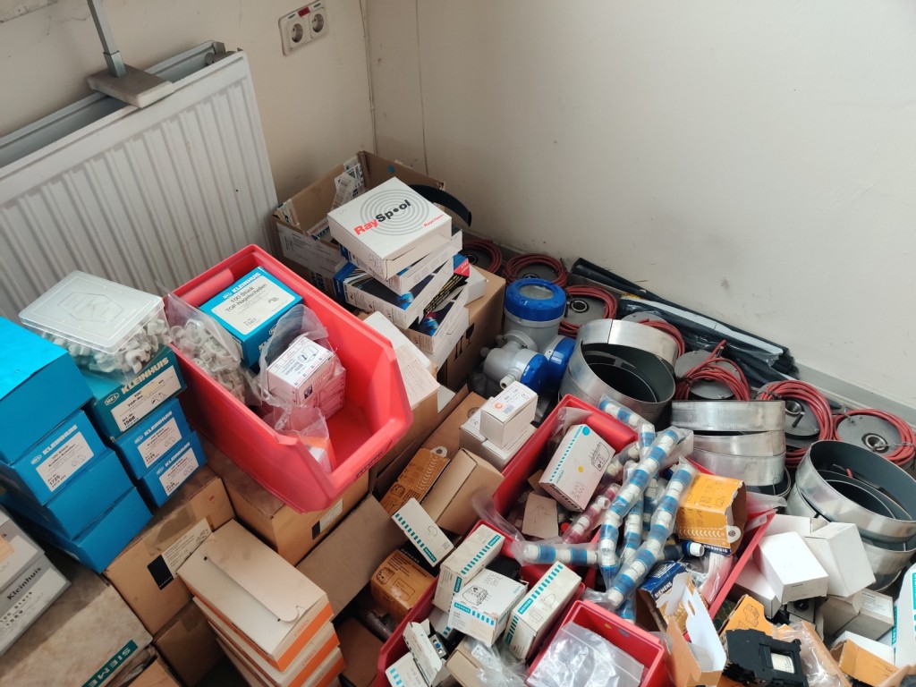 Diversos veículos municipais, veículos-oficina e automóveis-17