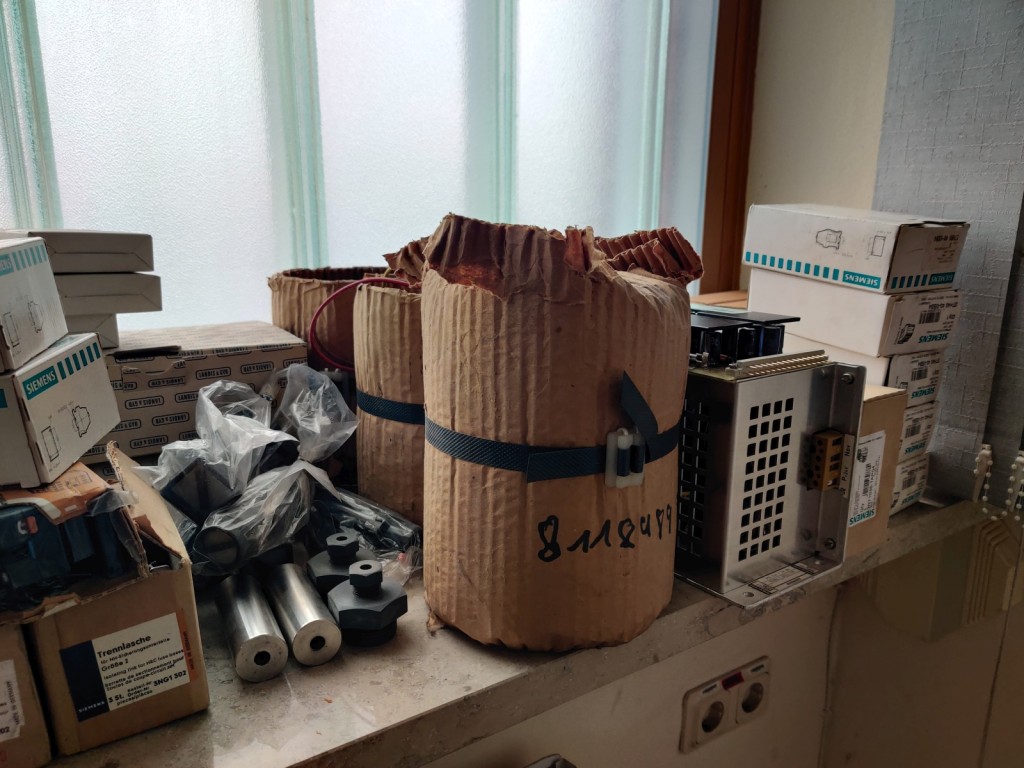 Diversos veículos municipais, veículos-oficina e automóveis-18