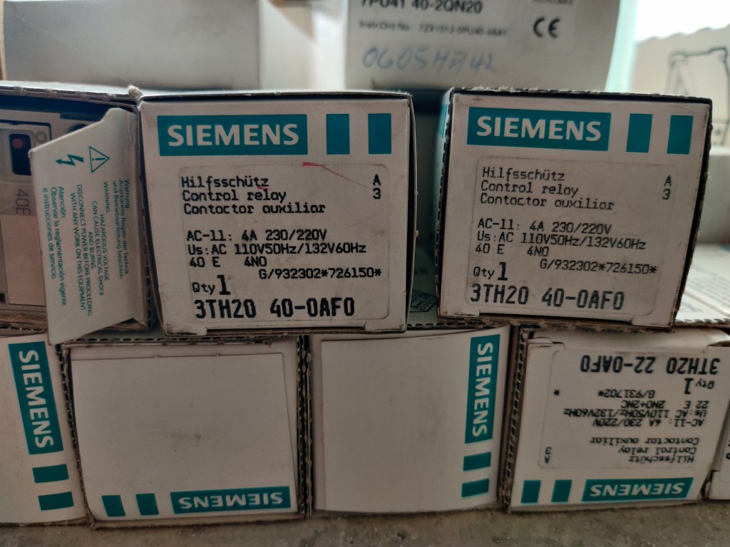 Diversos veículos municipais, veículos-oficina e automóveis-19