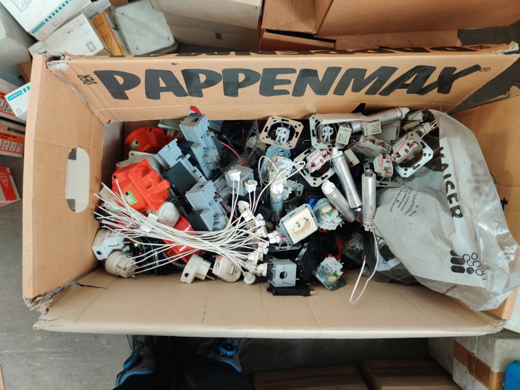 Diversos veículos municipais, veículos-oficina e automóveis-22