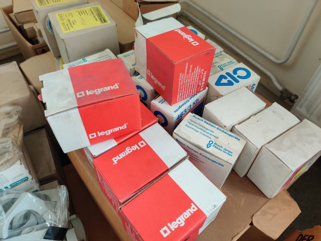 Diversos veículos municipais, veículos-oficina e automóveis-26