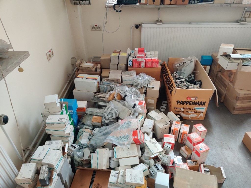 Diversos veículos municipais, veículos-oficina e automóveis-32