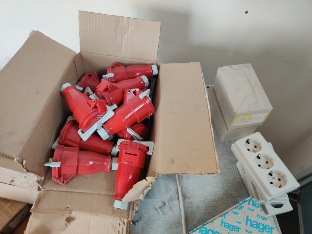 Diversos veículos municipais, veículos-oficina e automóveis-34