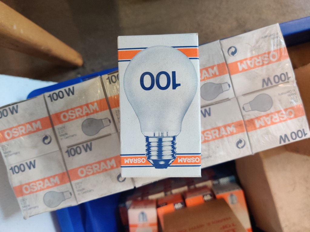 Diversos veículos municipais, veículos-oficina e automóveis-43