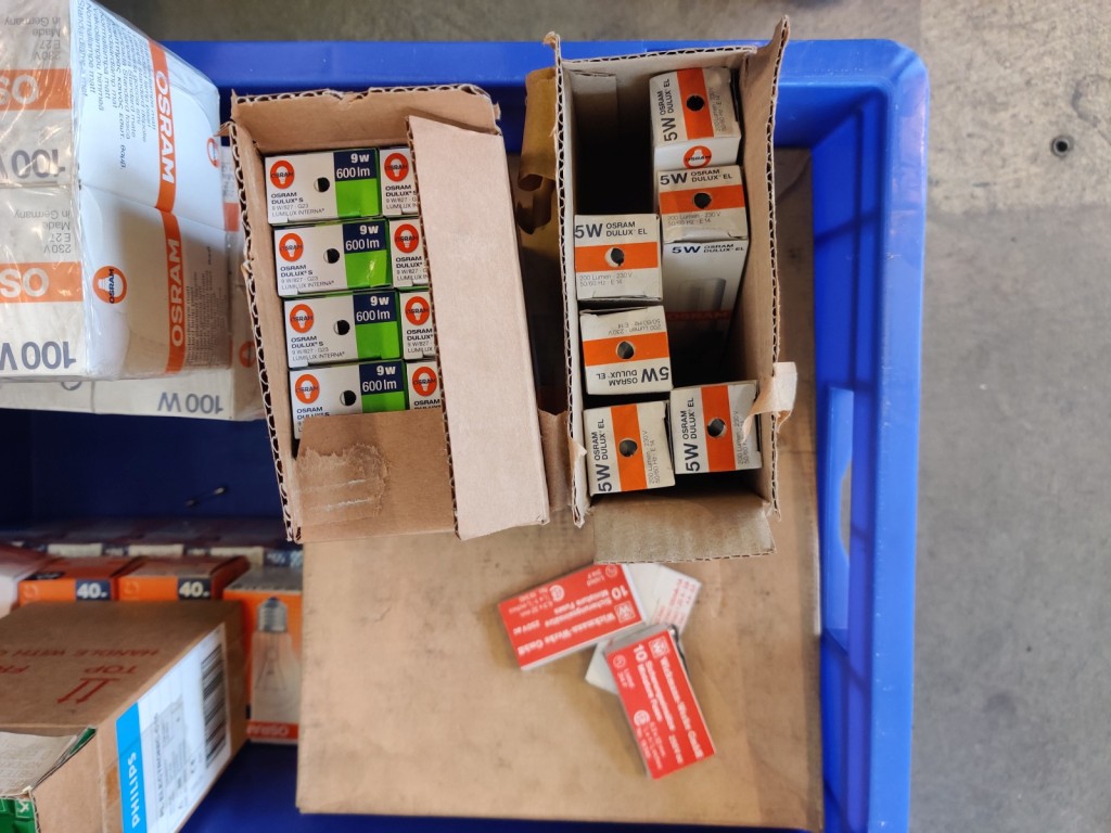 Diversos veículos municipais, veículos-oficina e automóveis-44