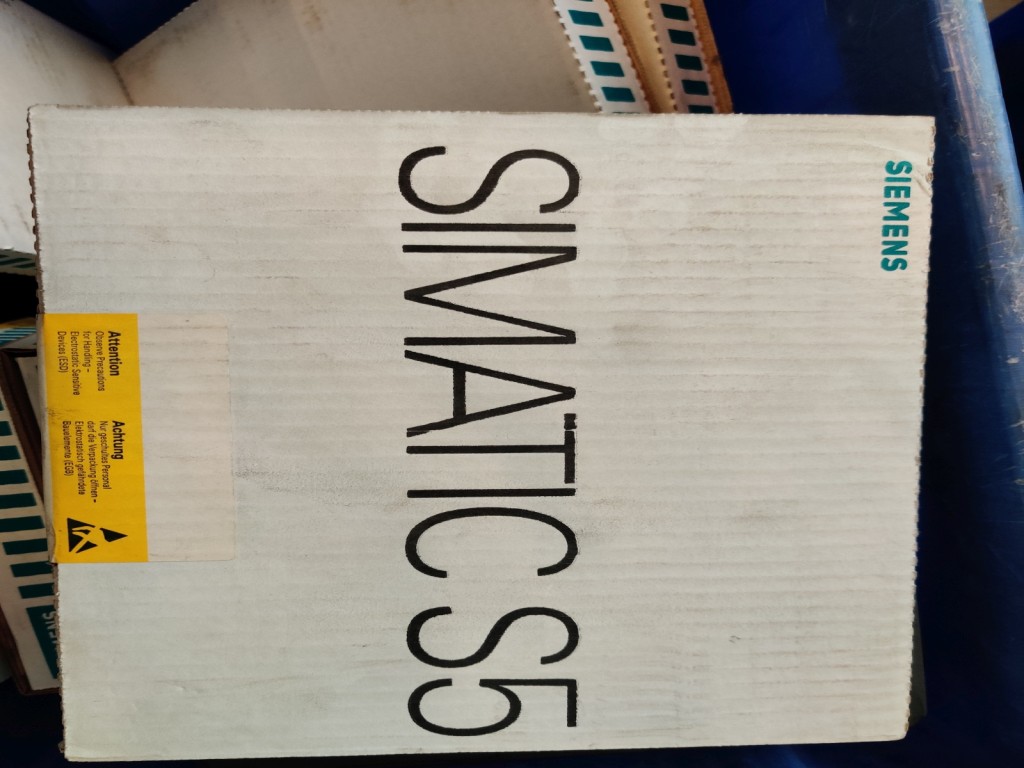 Diversos veículos municipais, veículos-oficina e automóveis-49