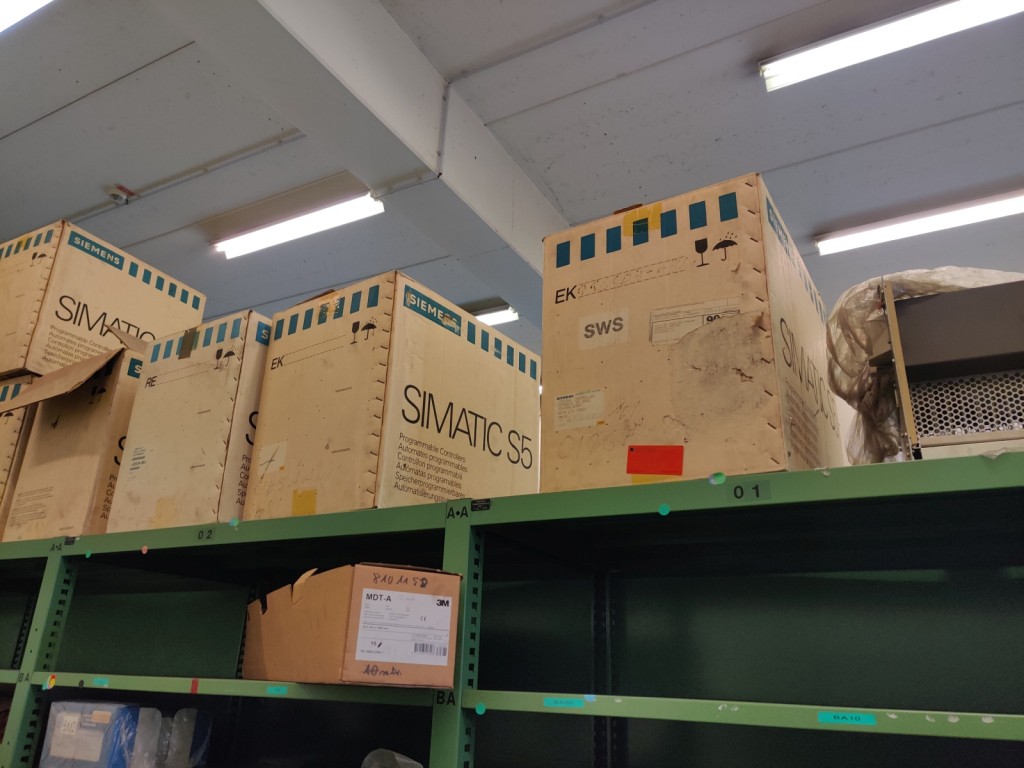 Diversos veículos municipais, veículos-oficina e automóveis-54