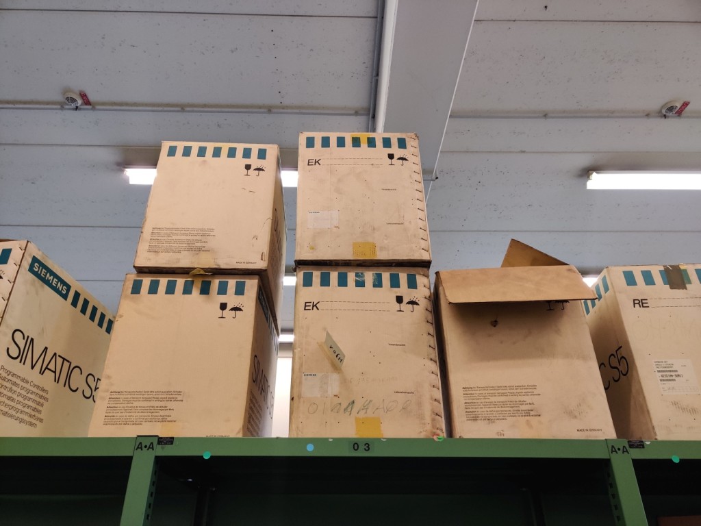 Diversos veículos municipais, veículos-oficina e automóveis-55