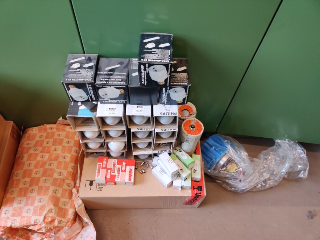 Diversos veículos municipais, veículos-oficina e automóveis-56