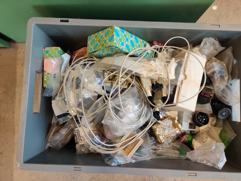 Diversos veículos municipais, veículos-oficina e automóveis-60