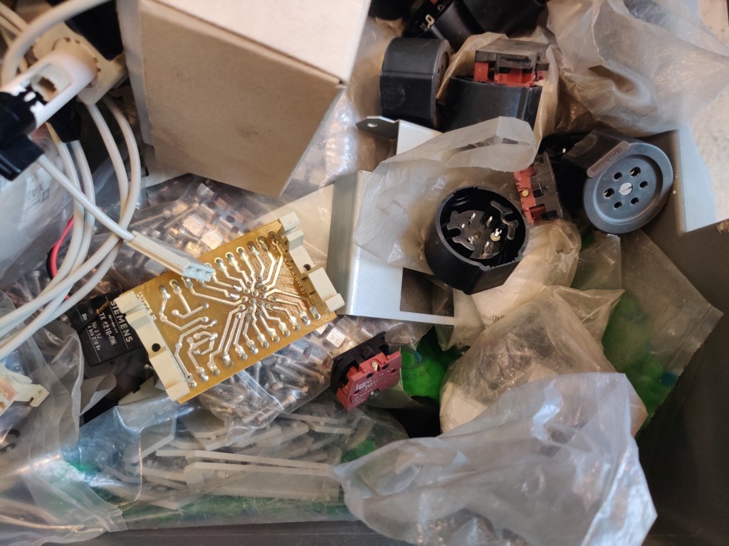 Diversos veículos municipais, veículos-oficina e automóveis-61