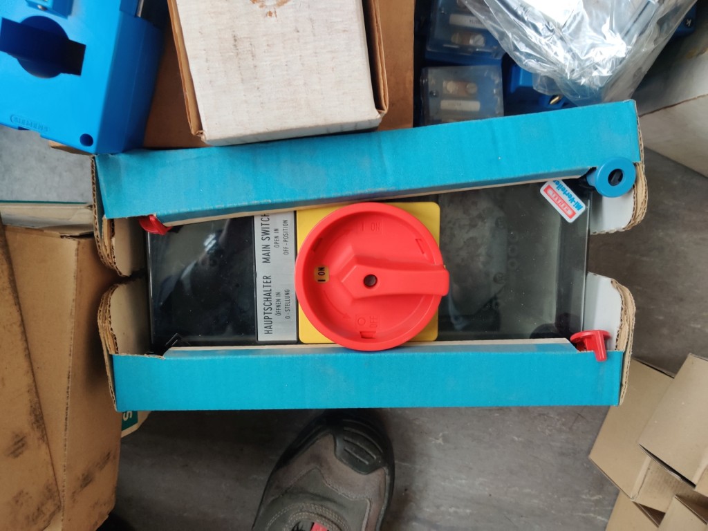 Diversos veículos municipais, veículos-oficina e automóveis-65