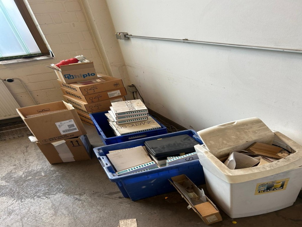 Diversos veículos municipais, veículos-oficina e automóveis-69