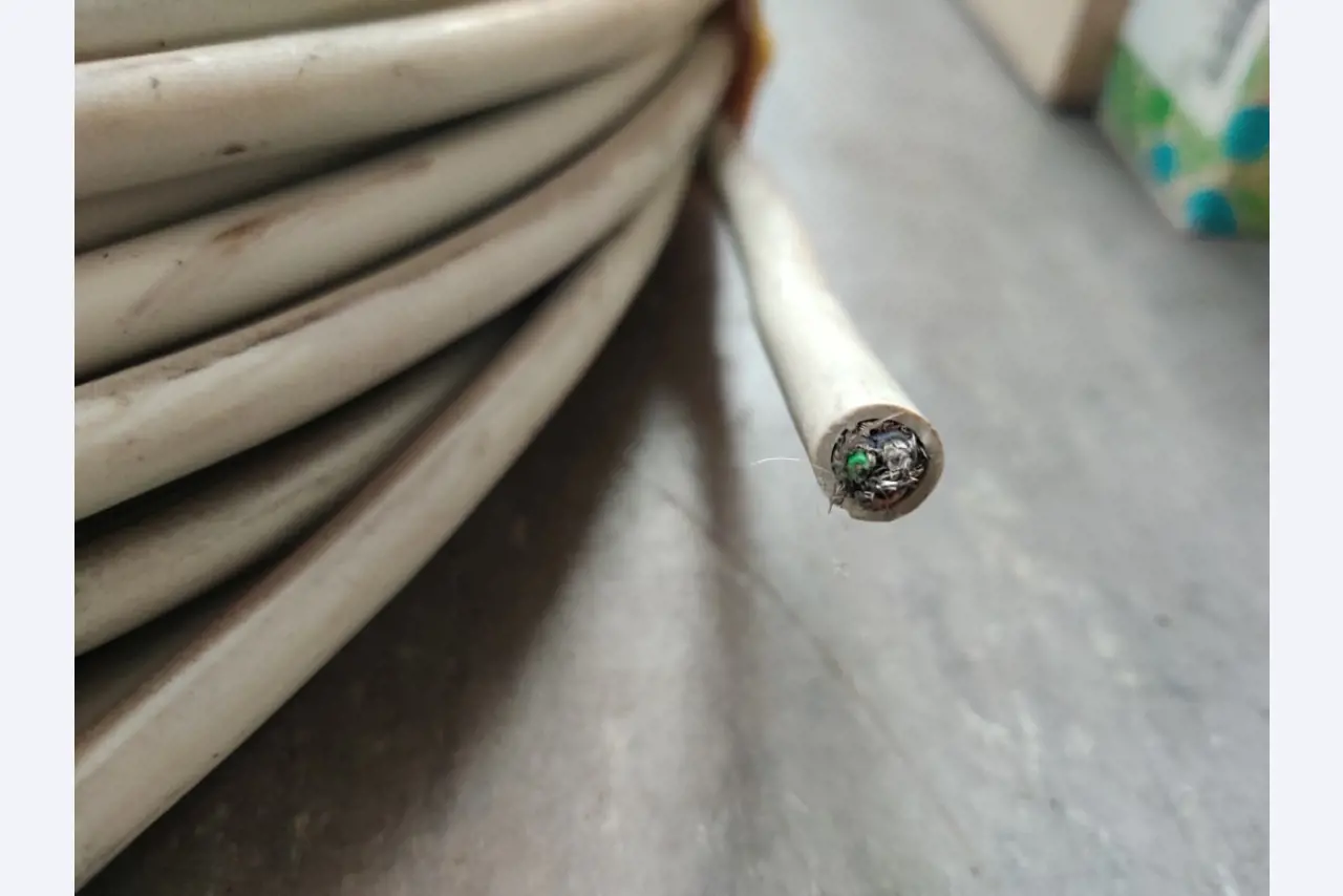 Různá komunální vozidla, dílenská vozidla, automobily a vybavení-10