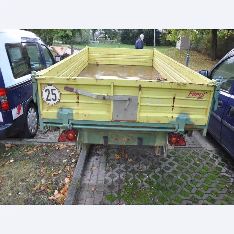 2 no longer used suction and flushing vehicles-6