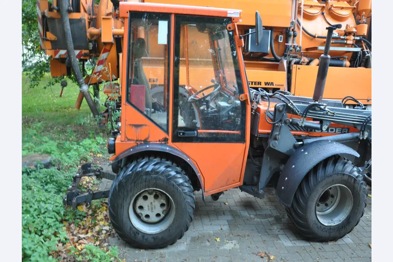 2 no longer used suction and flushing vehicles-16