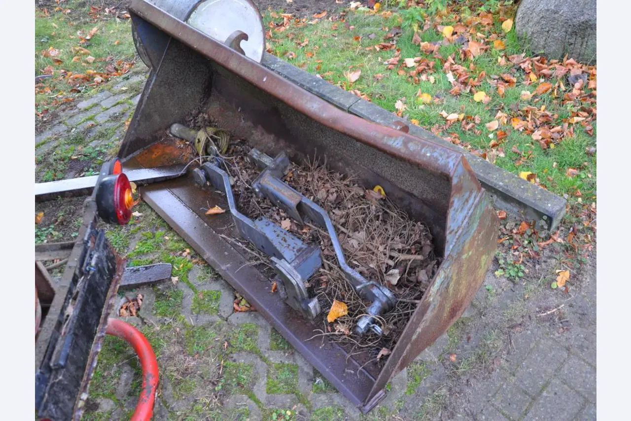 2 no longer used suction and flushing vehicles-28