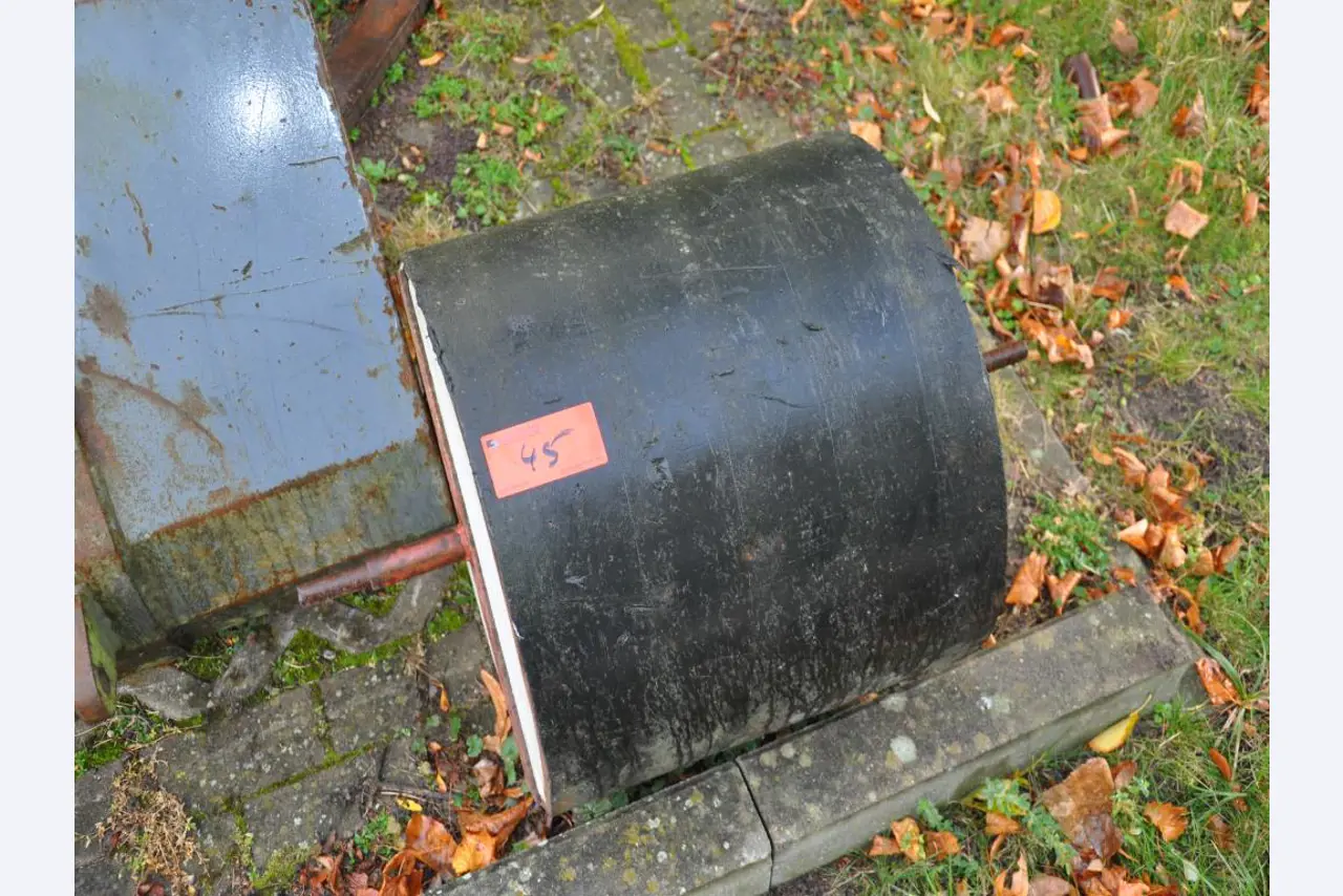 2 no longer used suction and flushing vehicles-30