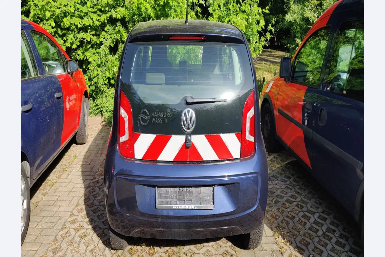 2 no longer used suction and flushing vehicles-12