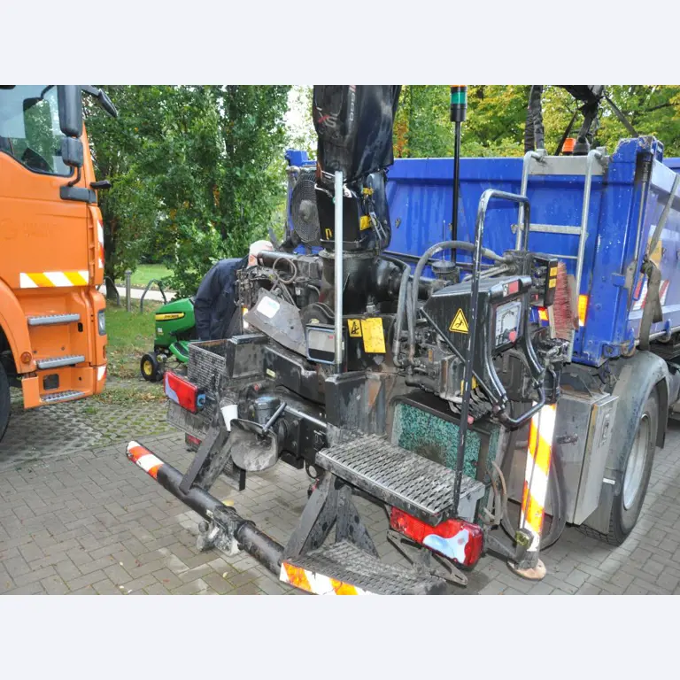 2 no longer used suction and flushing vehicles-20