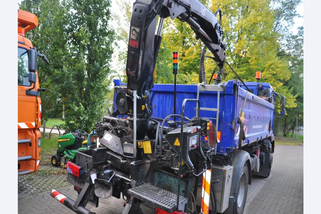 2 no longer used suction and flushing vehicles-28