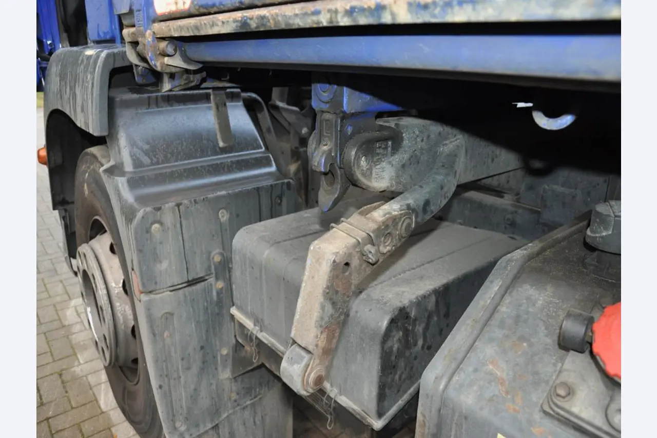 2 no longer used suction and flushing vehicles-33
