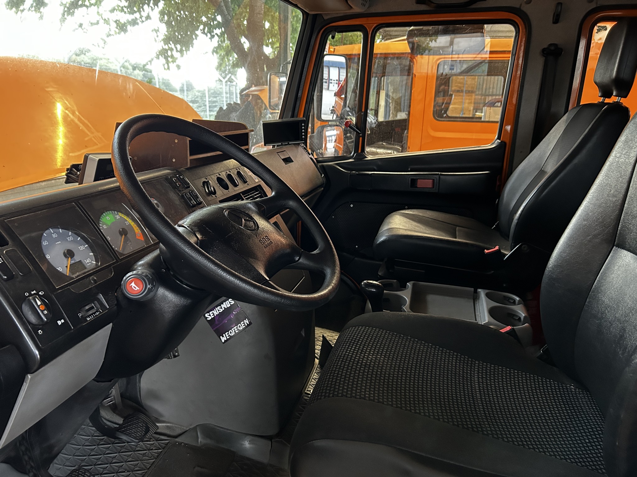 Well-maintained vehicles from governmental fleets-14