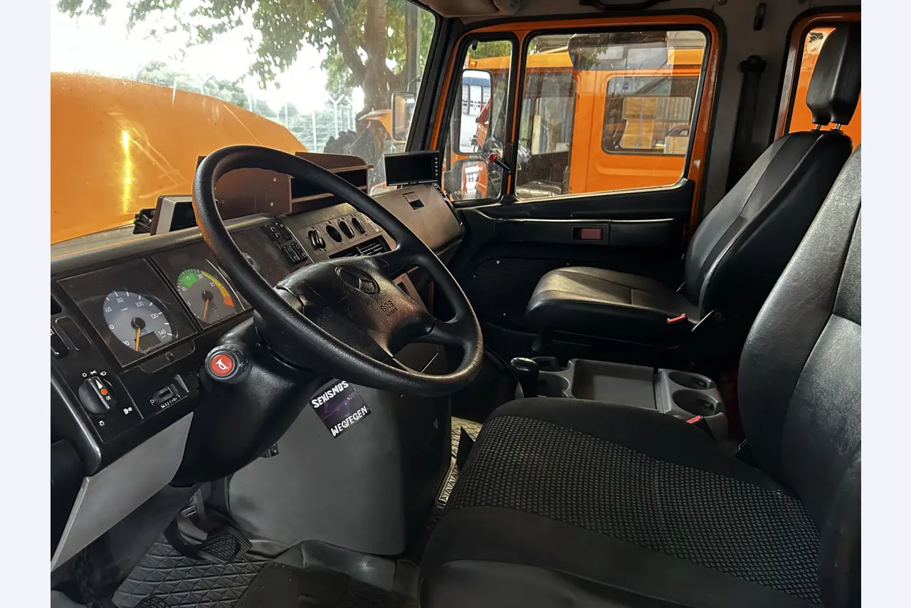Well-maintained vehicles from governmental fleets-14