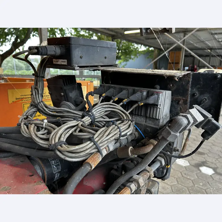 Well-maintained vehicles from governmental fleets-19