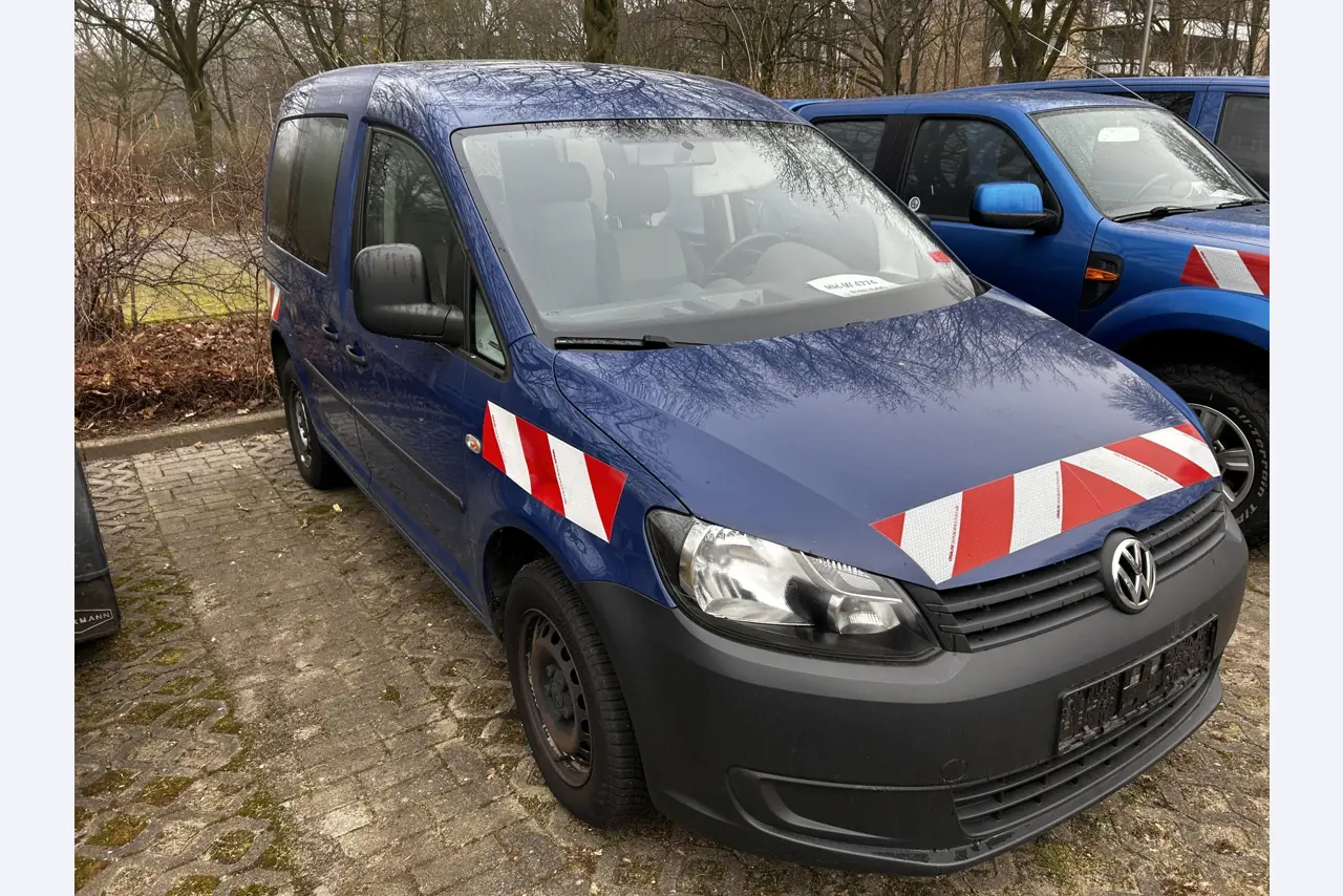 Różne pojazdy komunalne, pojazdy warsztatowe, samochody i sprzęt-3