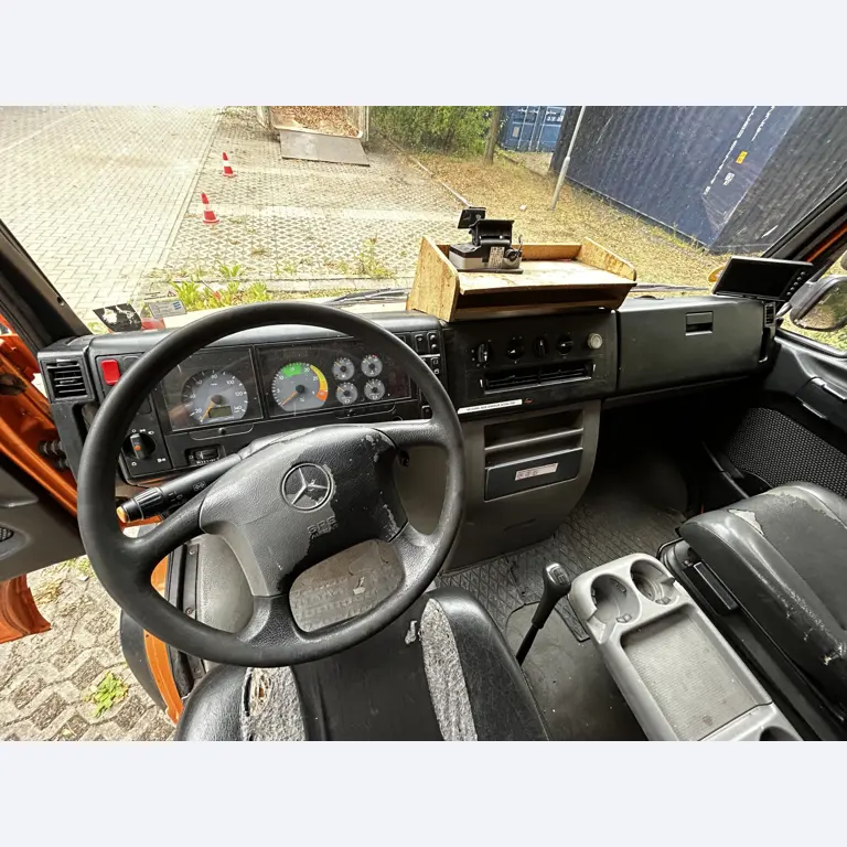Well-maintained vehicles from governmental fleets-13