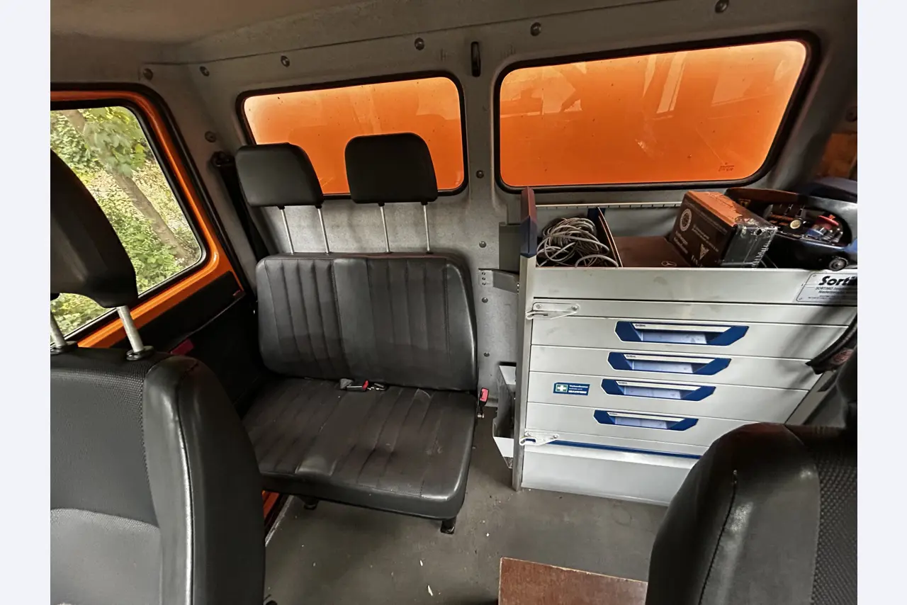Well-maintained vehicles from governmental fleets-14
