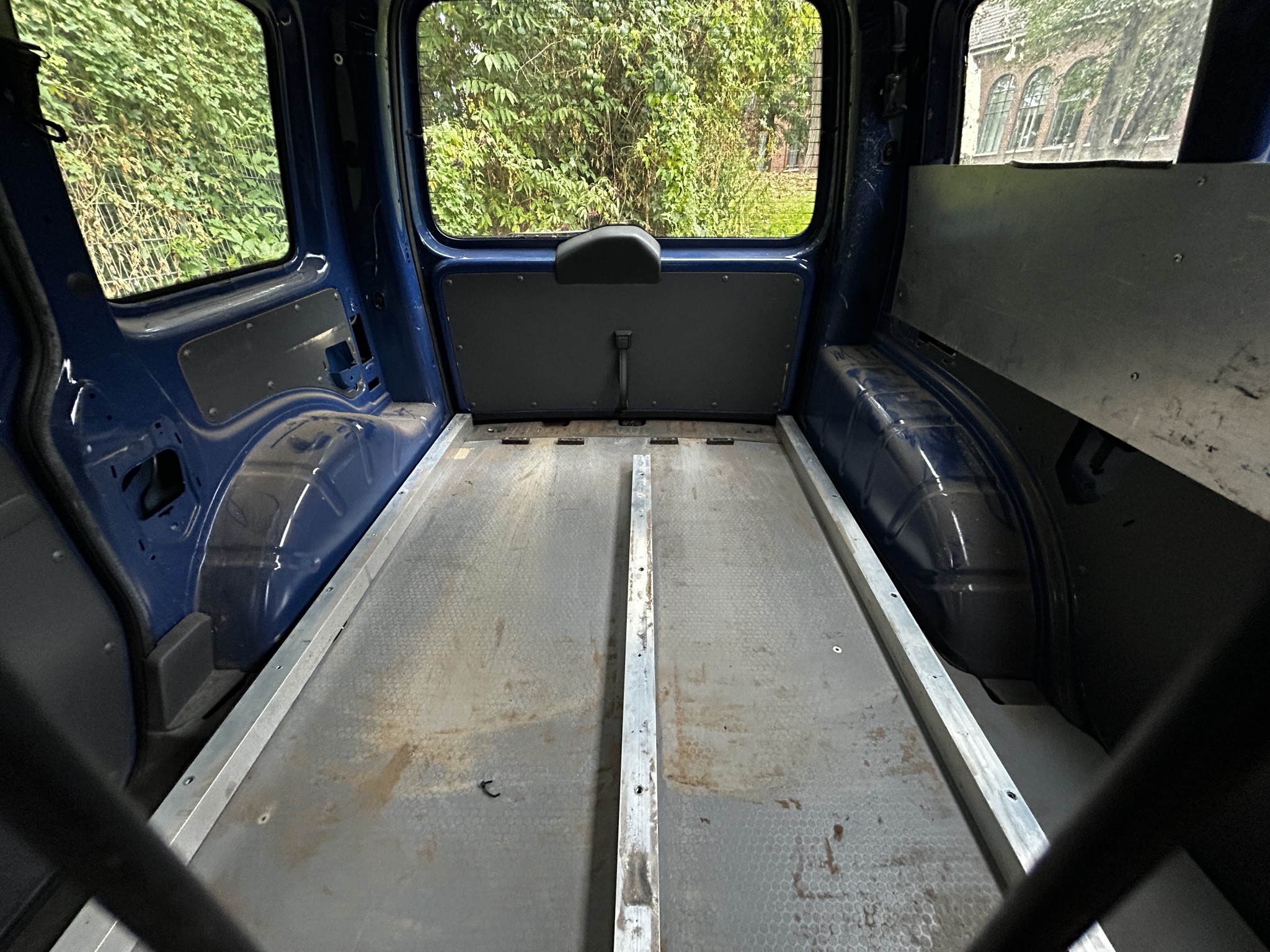 Well-maintained vehicles from governmental fleets-13