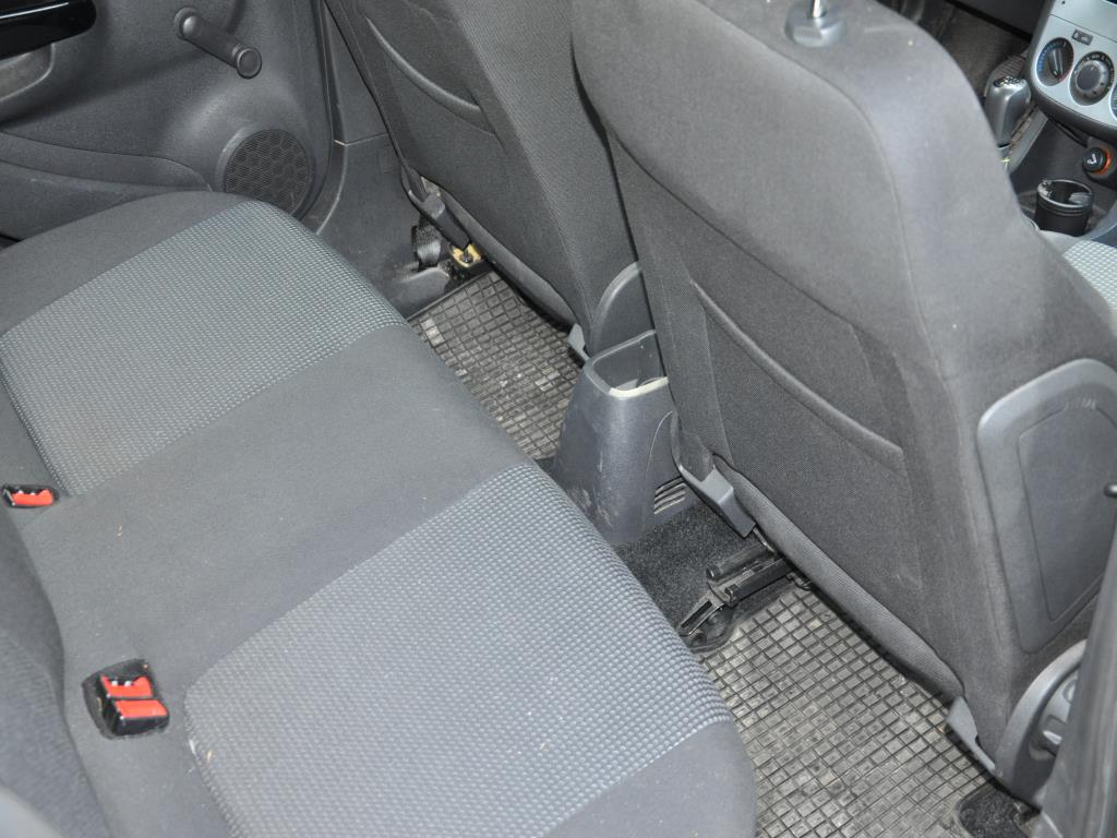 Hochwertiges Laborequipment der städtischen Wasserversorgung-9