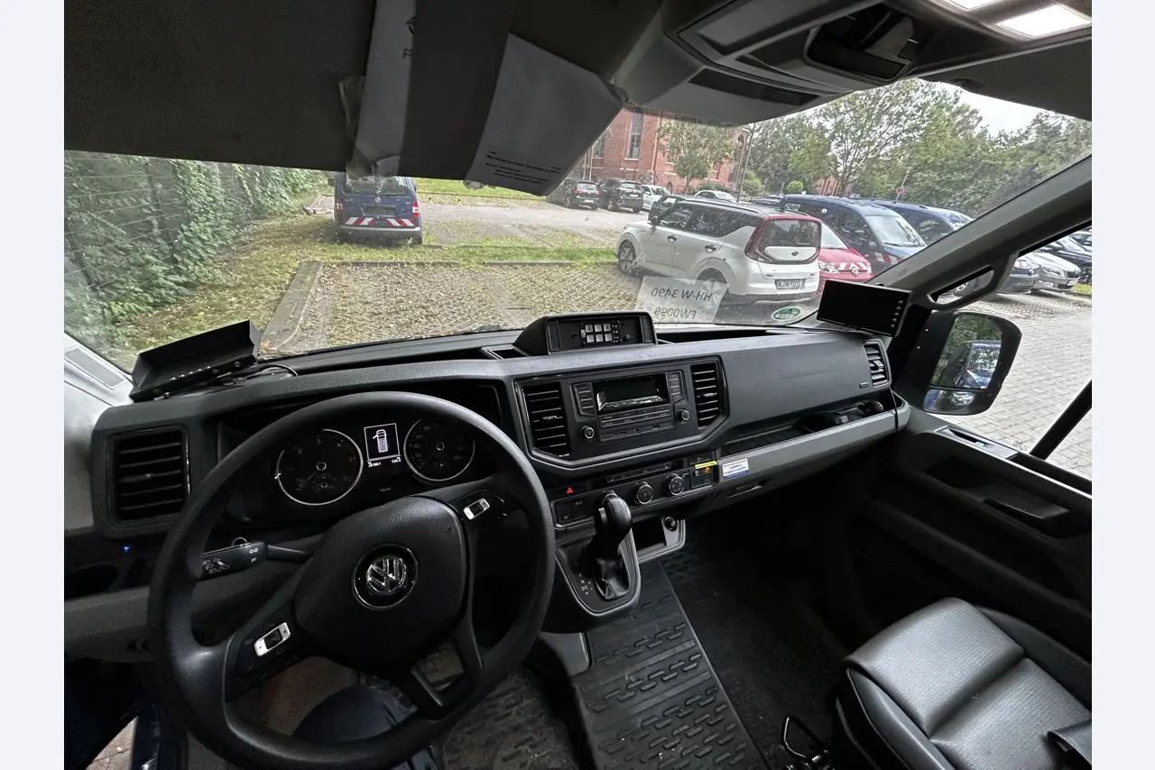 Well-maintained vehicles from governmental fleets-14