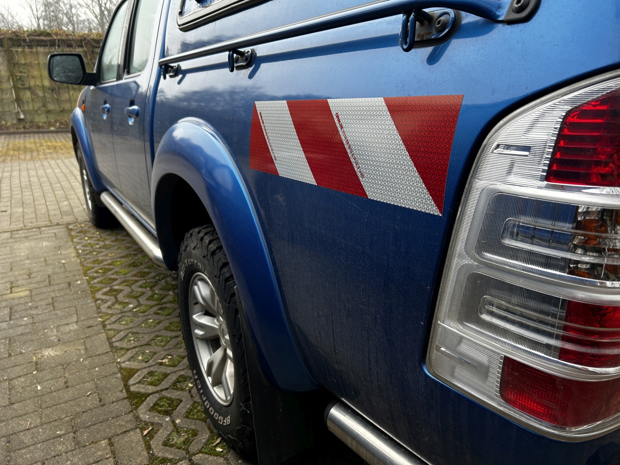 Dobrze utrzymane pojazdy komunalne, komunalne i innych władz publicznych-10