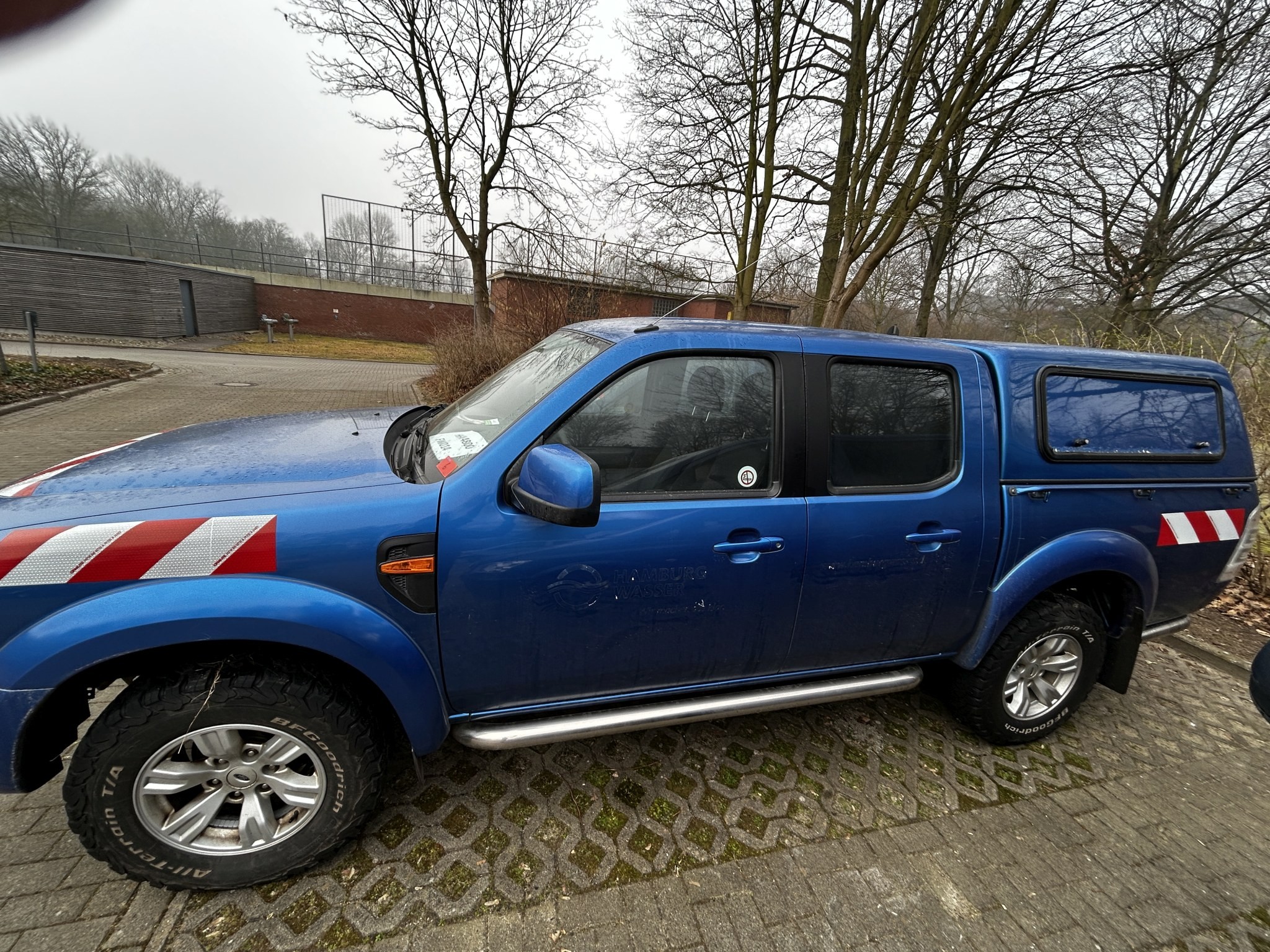 Dobrze utrzymane pojazdy komunalne, komunalne i innych władz publicznych-11