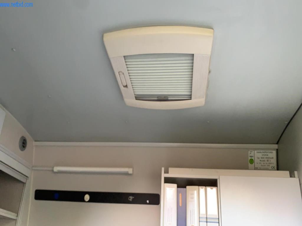 Dobrze utrzymane pojazdy komunalne, komunalne i innych władz publicznych-22