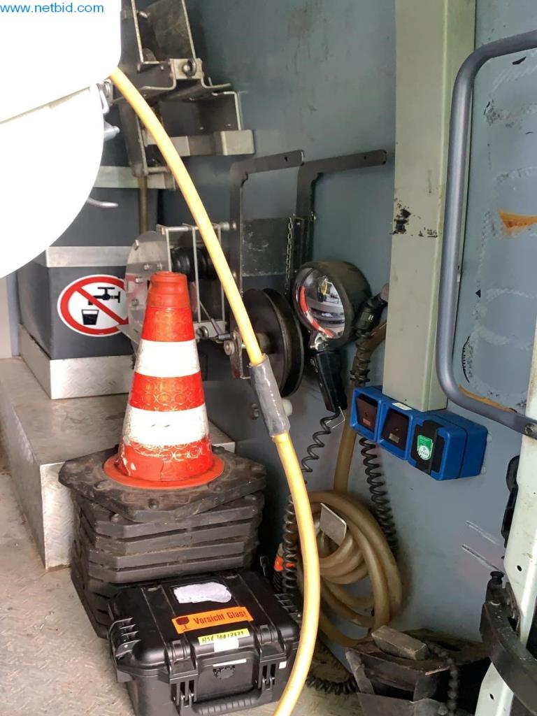 Dobrze utrzymane pojazdy komunalne, komunalne i innych władz publicznych-27