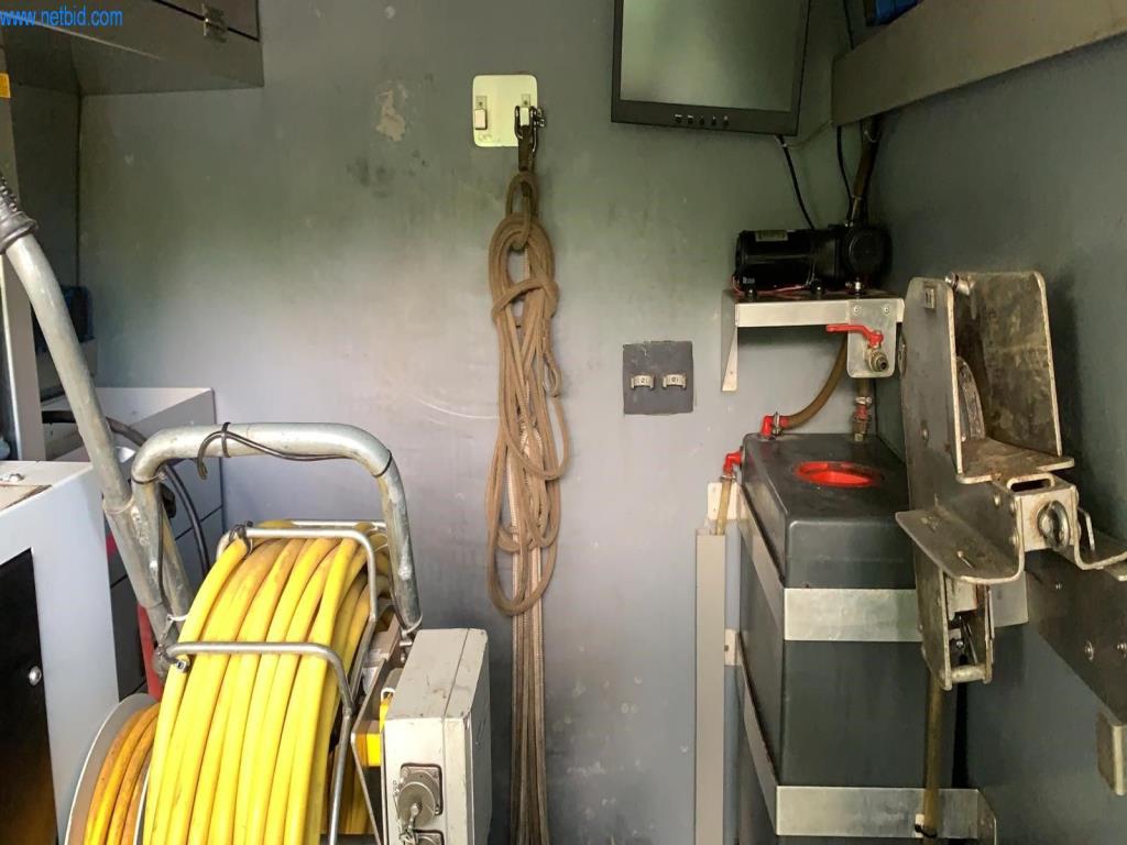 Dobrze utrzymane pojazdy komunalne, komunalne i innych władz publicznych-28