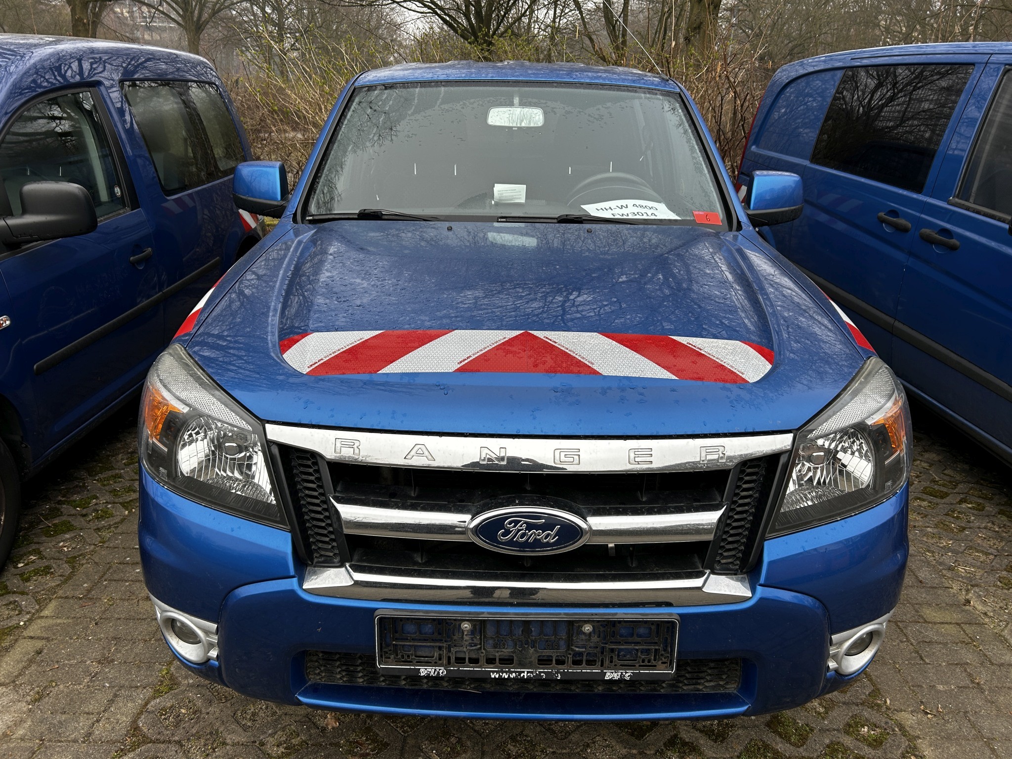 Dobrze utrzymane pojazdy komunalne, komunalne i innych władz publicznych-3