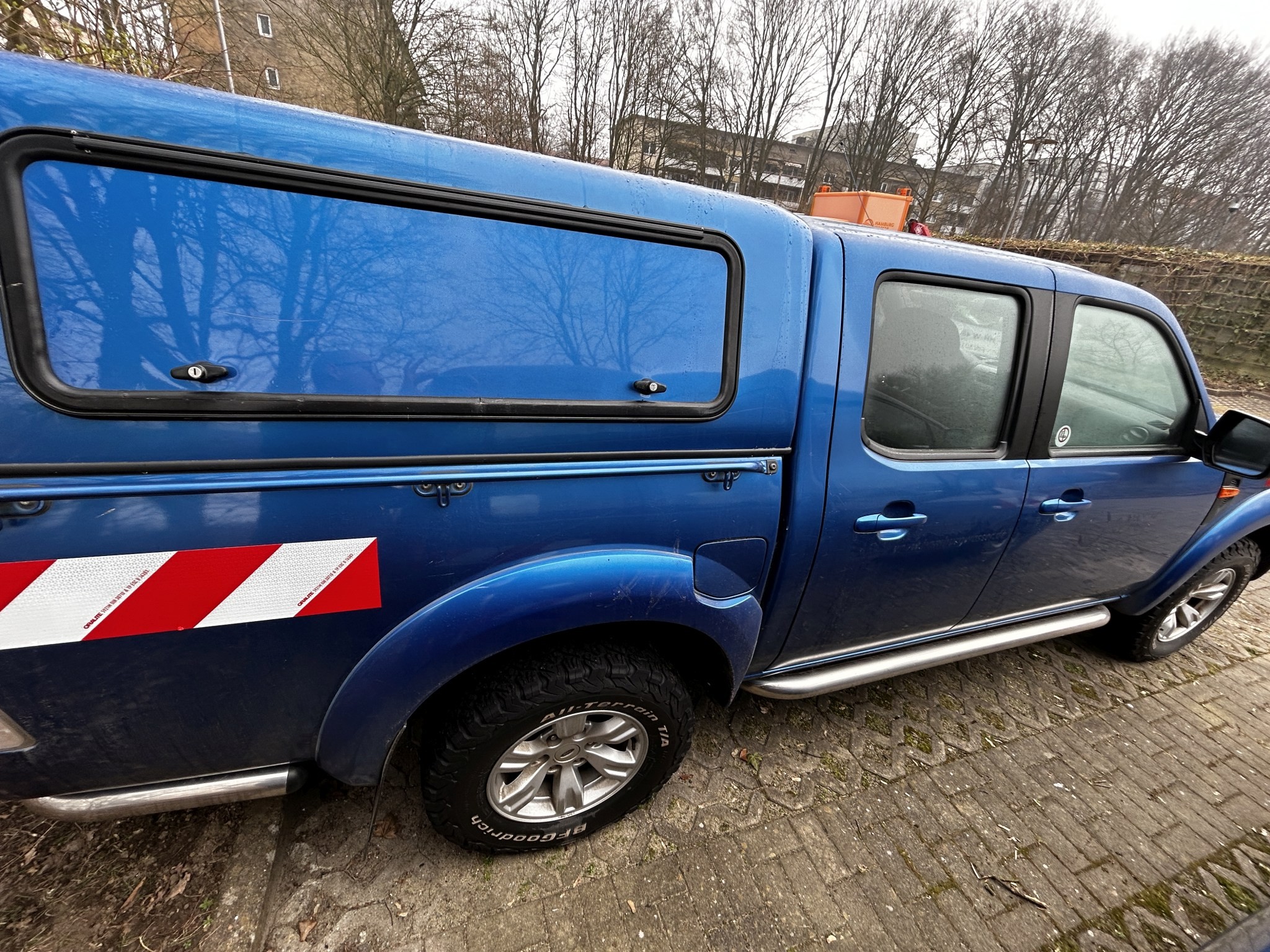 Dobrze utrzymane pojazdy komunalne, komunalne i innych władz publicznych-6