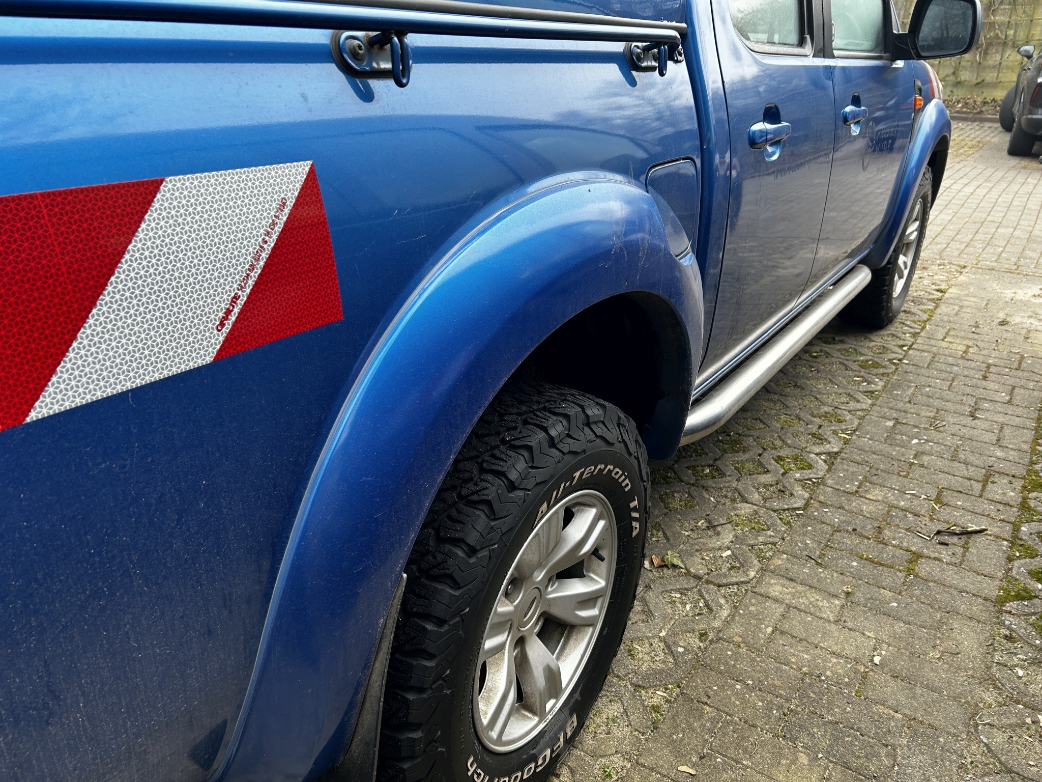 Dobrze utrzymane pojazdy komunalne, komunalne i innych władz publicznych-7