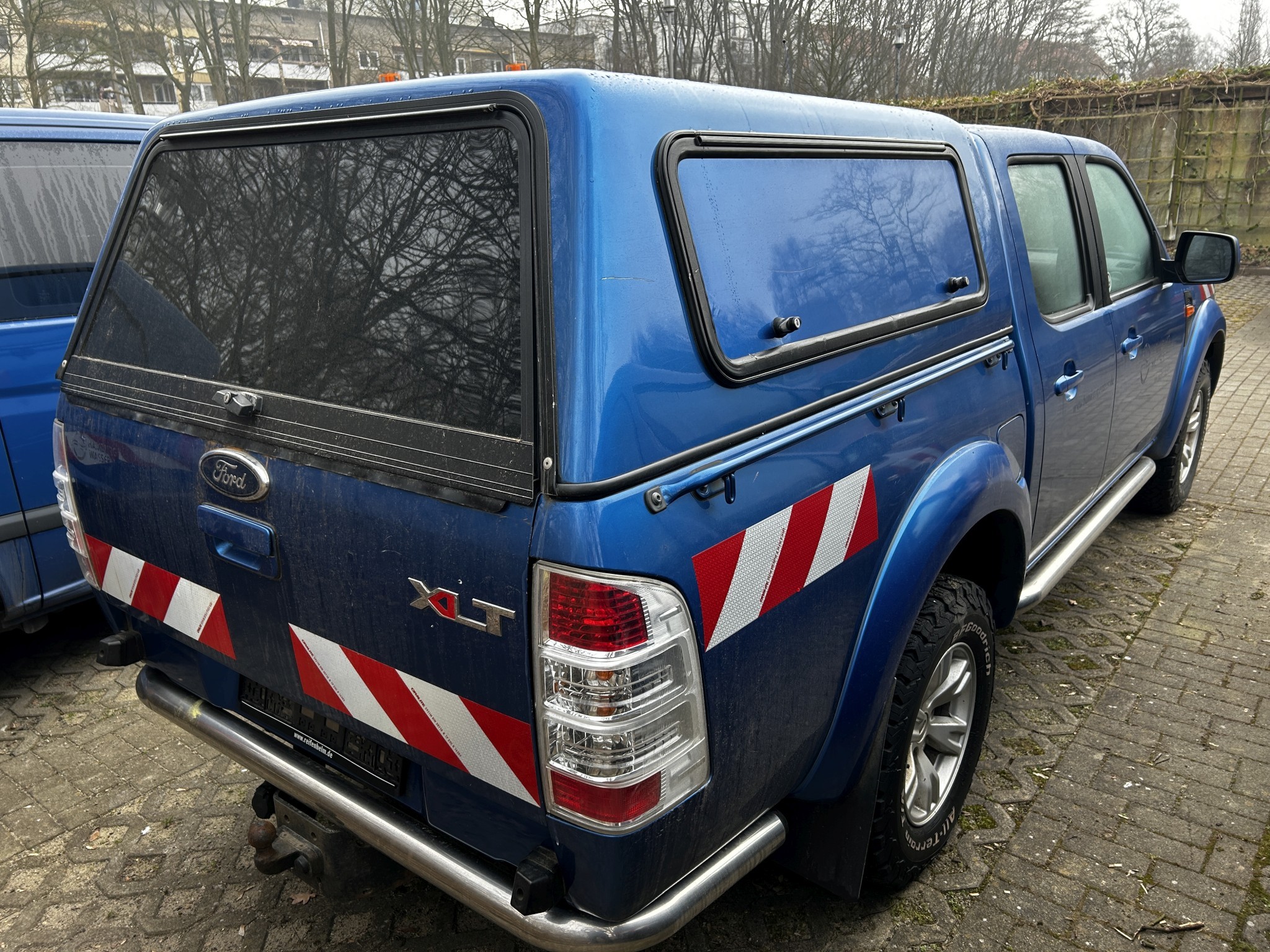 Dobrze utrzymane pojazdy komunalne, komunalne i innych władz publicznych-1