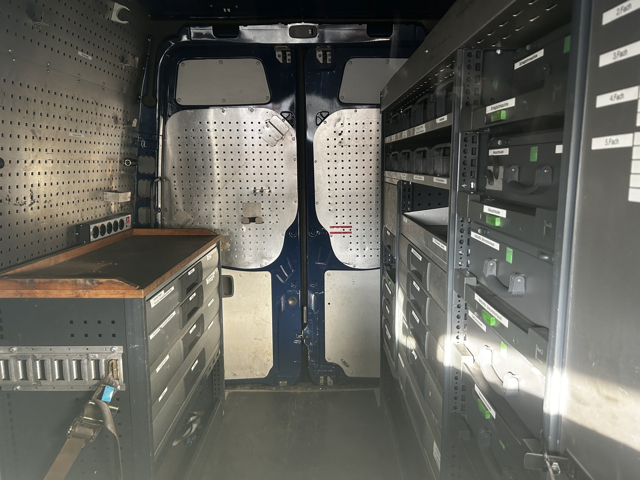 Div. Kommunalfahrzeuge, Werkstattfahrzeuge und PKW-14